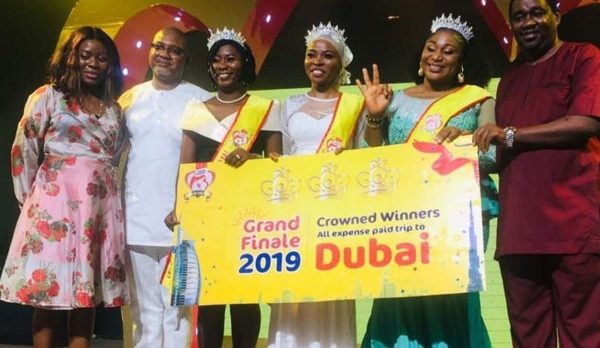 3-crown-mother-of-the-year-2019-1